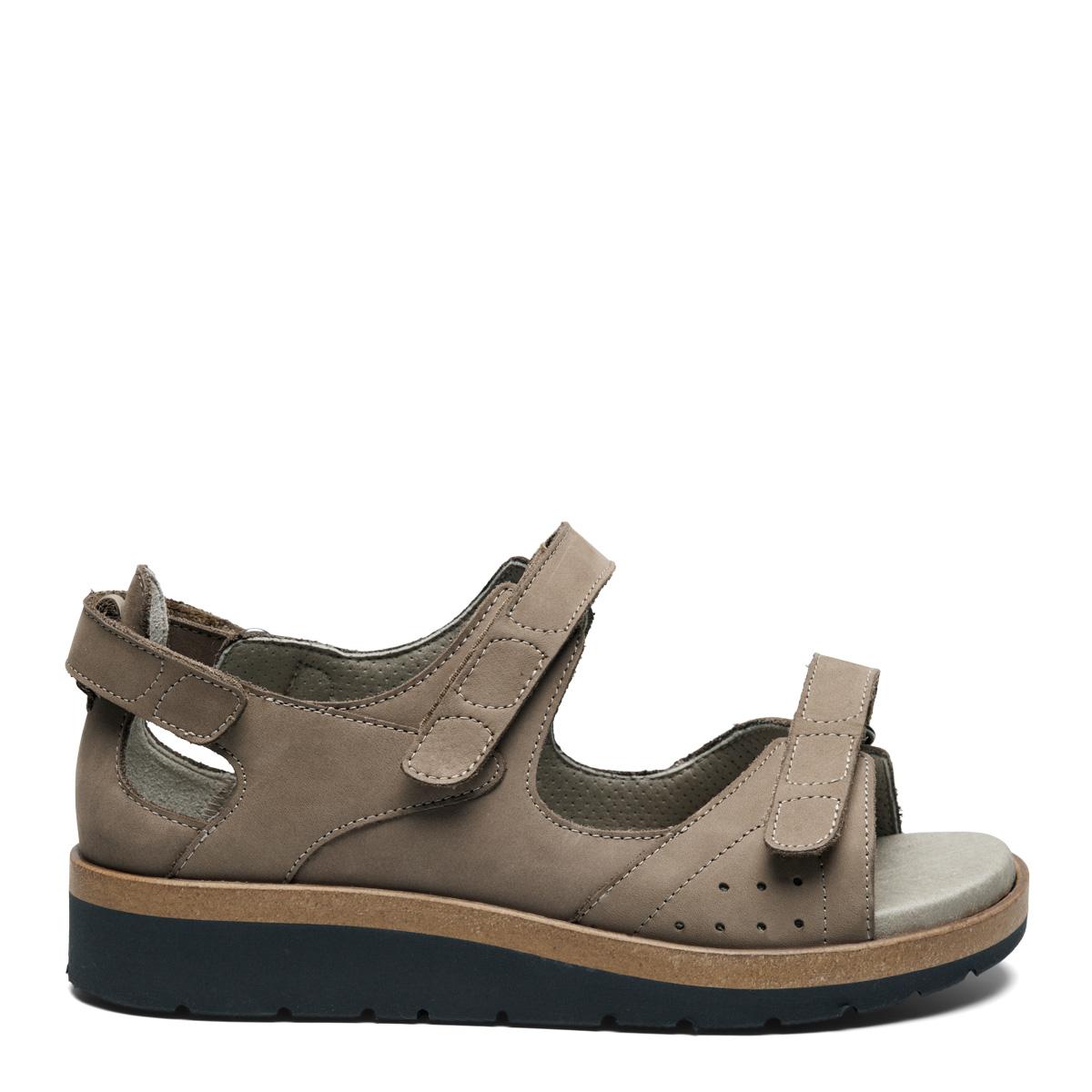 Women´s sandal with two adjustable velcro straps and half-open heel cap
