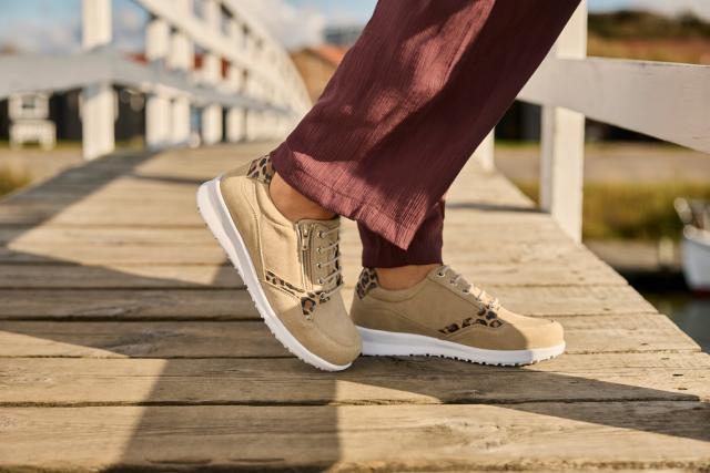 Sportiga snörskor med dragkedja - till damer