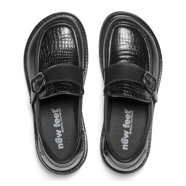 Dameloafer med dekorationsspänne på kardborreband.