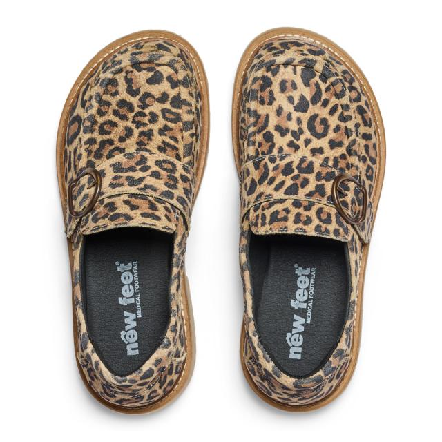 Dameloafer med dekorationsspänne på kardborreband.