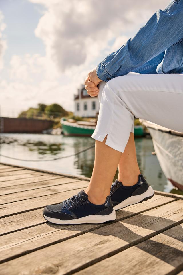 Sportig snörsko med dragkedja - för damer