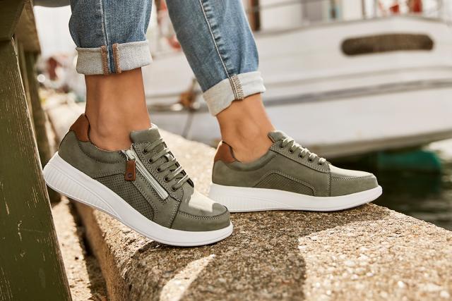 Sportiga damskor med snör och dragkedja