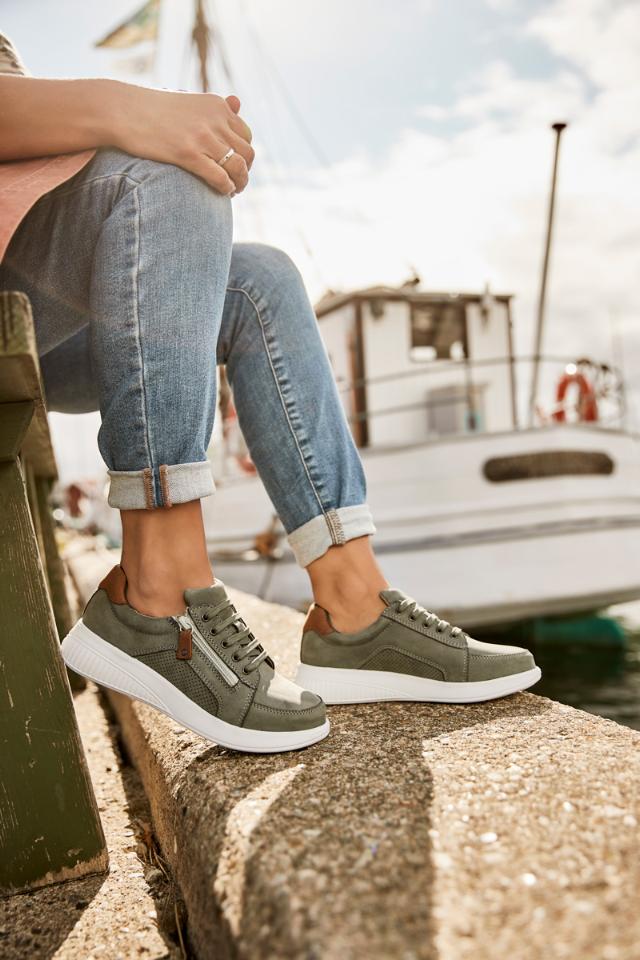 Sportiga damskor med snör och dragkedja